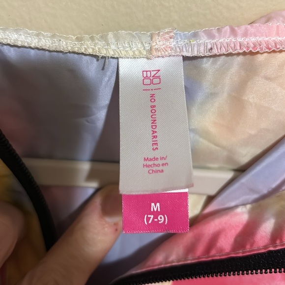 Bright, colorful windbreaker - Picture 5 of 6